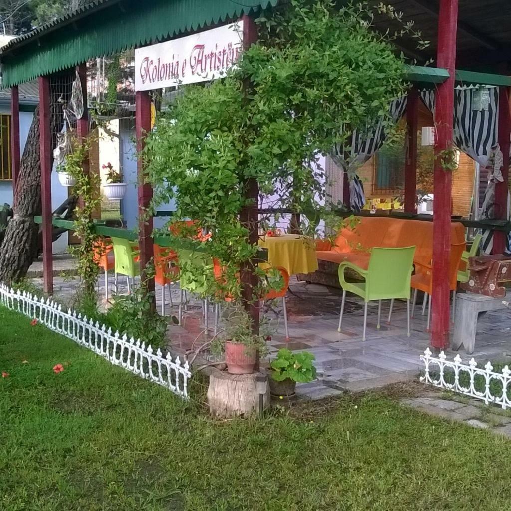 VelipojëKolonia E Artistave公寓 外观 照片